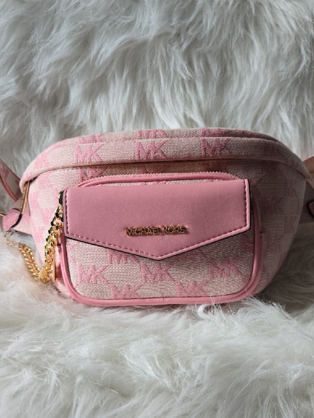 Michael Kors Pink Logo Crossbody Belt Bag with Gold Hardware - Picture 2 of 13